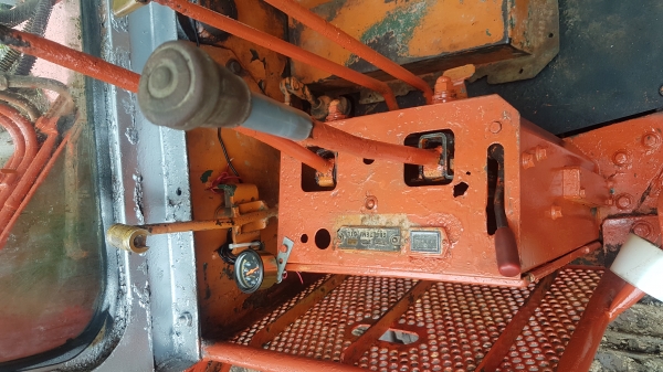 ขายรถขุดเล็กใช้ในสวนในไร่