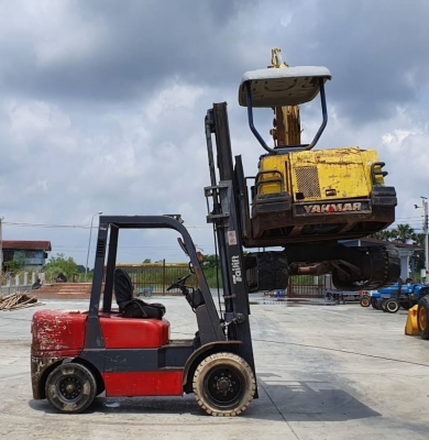 ขายด่วน175,000บาทรถยกดีเซลไทลิตัวใหม่FD30-18ยก3ตันเสาสูง4.5เมตรยกจริงวิ่งได้จริงหนัก3ตันสบายๆรถนอกสวยๆนำเข้ายังไม่เคยใช้งานในเมืองไทยเลย