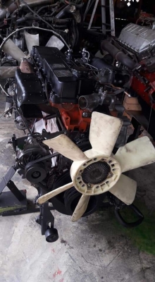 เครื่องยนต์อีซูสุ6HE1#195แรงม้าสวย แรง ติดดีมากพร้อมใช้ครับ