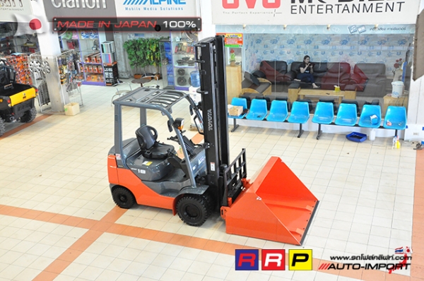 ขายรถโฟล์คลิฟท์มือสอง TOYOTA รุ่น 8FD18-13007 นำเข้าจากประเทศญี่ปุ่น 100\% ไม่เคยใช้งานในไทย