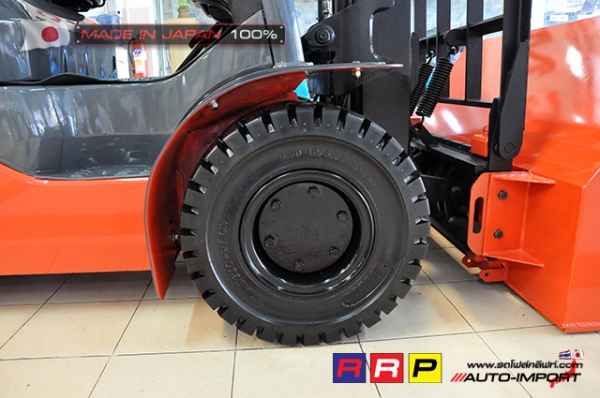 ขายรถโฟล์คลิฟท์มือสอง TOYOTA รุ่น 8FD18-13007 นำเข้าจากประเทศญี่ปุ่น 100\% ไม่เคยใช้งานในไทย