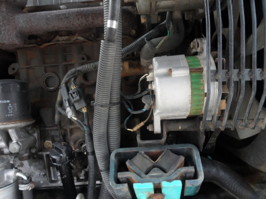 SK60-5 มารค์ไฟว์แถมหัวเจาะ KOBELCO (รถนอก นำเข้า ขายถูก)@620,000บาท (เทียบเท่าPC60) เครื่อง4สูบ4JB เครื่องดีปั่มแรง ไฟฟ้าครบ รถนอกเพิ่งนำเข้ามาใหม่ ยังไม่เคยใช้งานในเมืองไทย คอนโทรลน้ำมัน ปั้มนี้ว เครื่องดีปั้มเเรงเร็วแรงไม่โหลดพร้อมใช้ บูมอาร์มสวย ช่วงล่