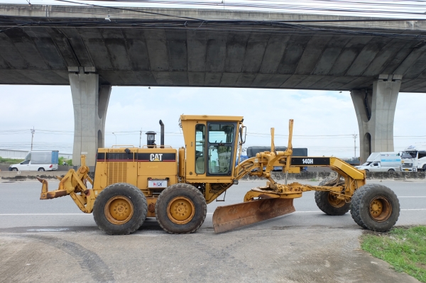 ขายรถเกรดเก่านอก CAT 140H ราคา 2,500,000 บาท มือสองนำเข้า ไม่เคยใช้งานในไทย รถอยู่ที่ถนนบางนา-ตราด สมุทรปราการ ครับ