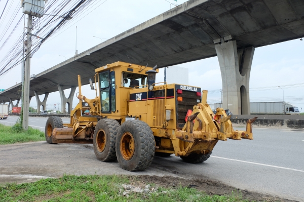 ขายรถเกรดเก่านอก CAT 140H ราคา 2,500,000 บาท มือสองนำเข้า ไม่เคยใช้งานในไทย รถอยู่ที่ถนนบางนา-ตราด สมุทรปราการ ครับ
