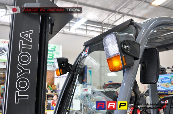 ขายรถโฟล์คลิฟท์มือสอง TOYOTA รุ่น 8FD15-11609 นำเข้าจากประเทศญี่ปุ่น 100\% ไม่เคยใช้งานในไทย