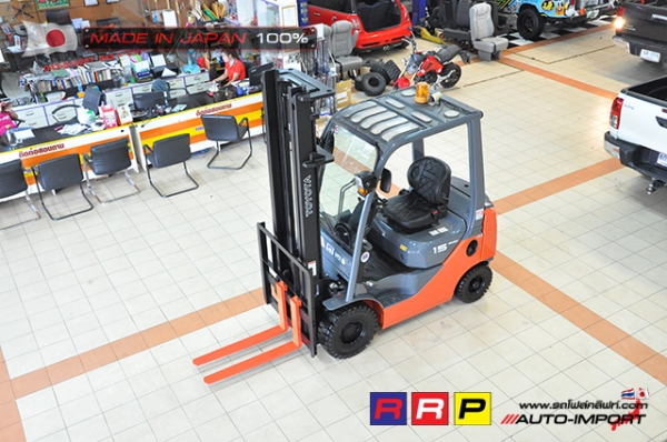 ขายรถโฟล์คลิฟท์มือสอง TOYOTA รุ่น 8FD15-11609 นำเข้าจากประเทศญี่ปุ่น 100\% ไม่เคยใช้งานในไทย