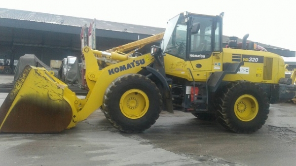ขายรถตักล้อยาง KOMATSU WA320-7 ปี 2016 นำเข้าเองจากญี่ปุ่น สภาพสวยพร้อมใช้