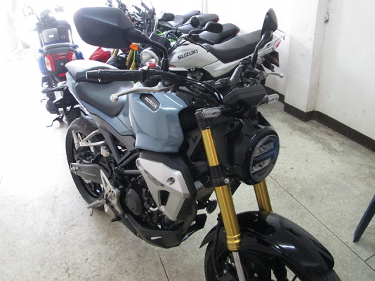 ดาวน์ 3900 บาท เครดิตดีออกรถได้เลย ขาย Honda CB 150 R ปี 2018 ไมล์ 4024 กม ดาวน์ 3900 บาท เครดิตดีออกรถได้เลย ขาย Honda CB 150 R ปี 2018 ไมล์ 4024 กม