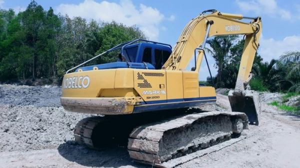 ขายแบคโฮKOBELCO SK200-/// เอกสารอินวอยระบบไฟเต็มราคา 600,000