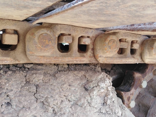 ขายด่วน รถตัก cat320รุ่น1 เครื่องเดิม ไฟฟ้าครบ ขาดมอเตอร์คันเร่ง ระบบหน้าจอพร้อมใช้ ช่วงล่างแน่น มีเอกสารซื้อขาย เพียง 470000 บาท