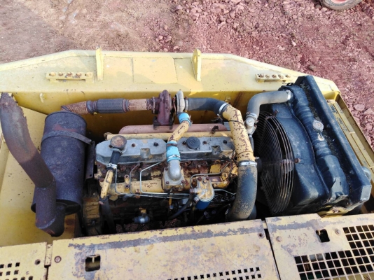 ขายด่วน รถตัก cat320รุ่น1 เครื่องเดิม ไฟฟ้าครบ ขาดมอเตอร์คันเร่ง ระบบหน้าจอพร้อมใช้ ช่วงล่างแน่น มีเอกสารซื้อขาย เพียง 470000 บาท