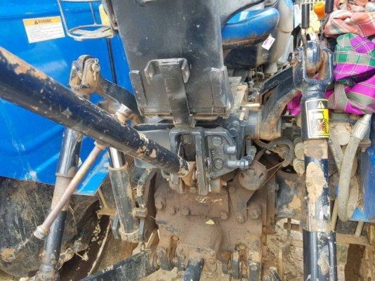 ขาย 380,000 รถไถ 2 เพลา NEWHOLLAND TT75 ทำงาน 1,800 ชม เครื่องดี เกัยร์แรง ยางสวย สภาพพร้อมใช้ เอกสา