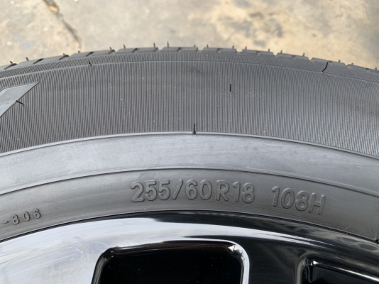 ล้อแม็กป้ายแดง Nissan Navara Caliber NP300 Black Edition ขอบ 18 พร้อมยางป้ายแดง 255-60-18 Toyo ปี 18 แม็กสวย ตุ่มชัดทุกเส้น