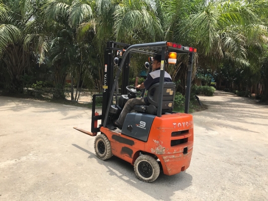 ขายFORKLIFT TOTOTA รุ่นFG9(900kg.)คล่องตัวมาก สวยเดิมจากญี่ปุ่น ยังไม่เคยใช้ในไทย 85,000เท่านั้น!!