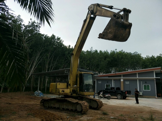 มี VDO ให้ชม.KOMATSU PC200-6 เอกสารเล่ม ระบบไฟเต็ม ราคา 800000
