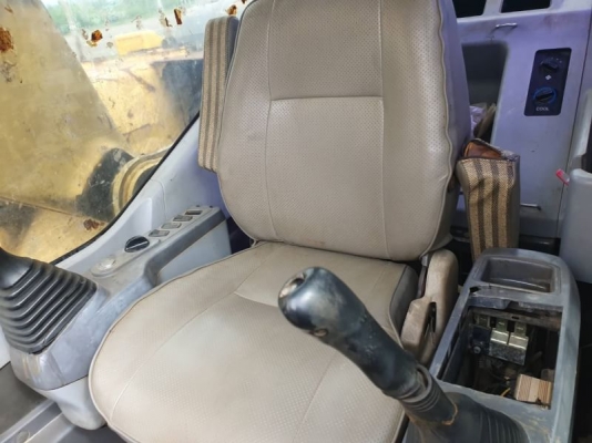 ขาย 950,000 บาท Komatsu Pc200 -7 ปี 2004 เครื่องดี ปั้มแรง  โช่หนา เอวแน่น ไฟฟ้าครบ เอกสารเล่มทะเบียน รถอยู่ ลพบุรี 090-772-3710 090-772-3708