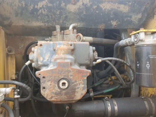 ขาย 950,000 บาท Komatsu Pc200 -7 ปี 2004 เครื่องดี ปั้มแรง  โช่หนา เอวแน่น ไฟฟ้าครบ เอกสารเล่มทะเบียน รถอยู่ ลพบุรี 090-772-3710 090-772-3708