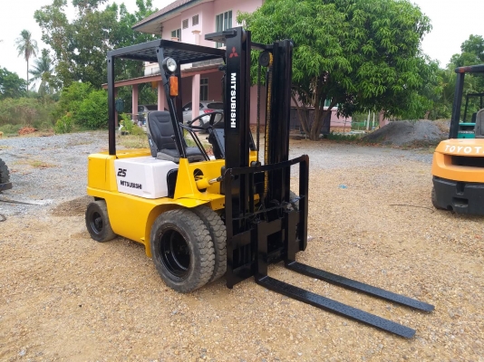 ขายรถยก MITSUBISHI FD25 F18A เครื่องดีเซล เกียร์ธรรมดา ยกได้2.5ตัน เสา3เมตร ติดต่อ 063-5628992