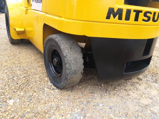 ขายรถยก MITSUBISHI FD25 F18A เครื่องดีเซล เกียร์ธรรมดา ยกได้2.5ตัน เสา3เมตร ติดต่อ 063-5628992