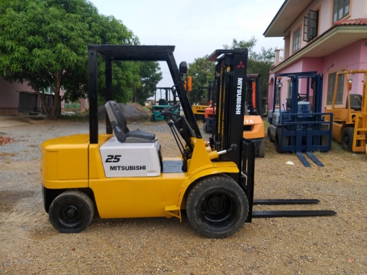 ขายรถยก MITSUBISHI FD25 F18A เครื่องดีเซล เกียร์ธรรมดา ยกได้2.5ตัน เสา3เมตร ติดต่อ 063-5628992