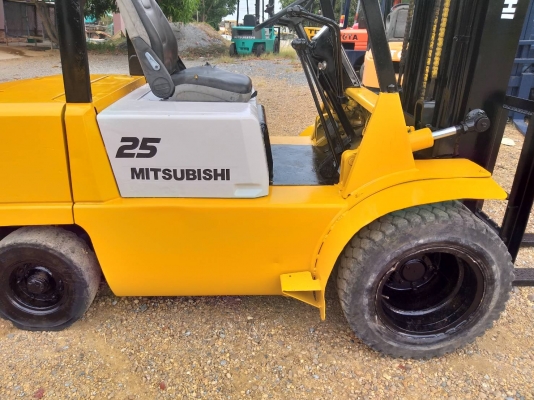 ขายรถยก MITSUBISHI FD25 F18A เครื่องดีเซล เกียร์ธรรมดา ยกได้2.5ตัน เสา3เมตร ติดต่อ 063-5628992