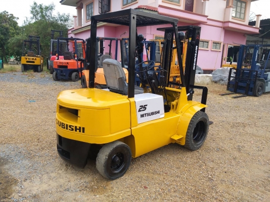 ขายรถยก MITSUBISHI FD25 F18A เครื่องดีเซล เกียร์ธรรมดา ยกได้2.5ตัน เสา3เมตร ติดต่อ 063-5628992