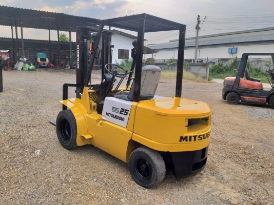 ขายรถยก MITSUBISHI FD25 F18A เครื่องดีเซล เกียร์ธรรมดา ยกได้2.5ตัน เสา3เมตร ติดต่อ 063-5628992