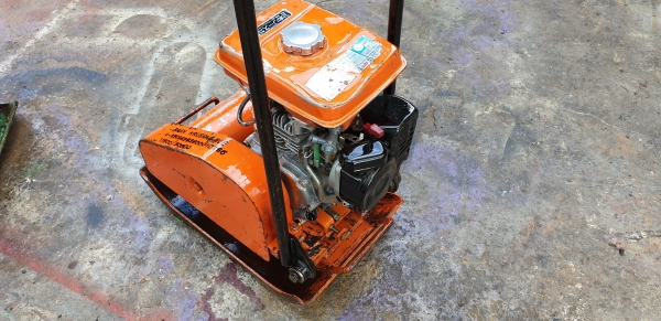 เครื่องตบดิน .35 x .45 ราคา 11800 บาท