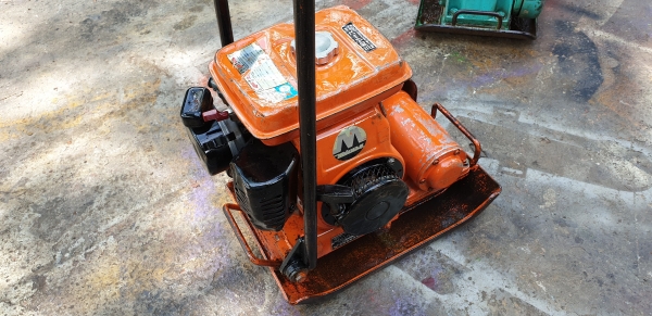 เครื่องตบดิน .35 x .45 ราคา 11800 บาท