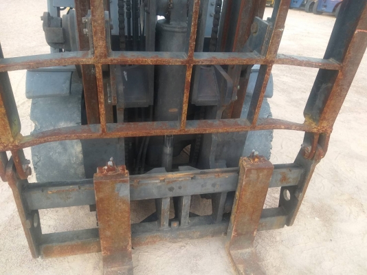 ขายรถยก TCM FG30 N5 เครื่องเบนซิน H20 เสาสูง 4 เมตร งาเท ยกได้ 3 ตัน เกียร์ธรรมดา ยางตันหน้า-หลัง รถนอกนำเข้า ติดต่อ 063-5628992