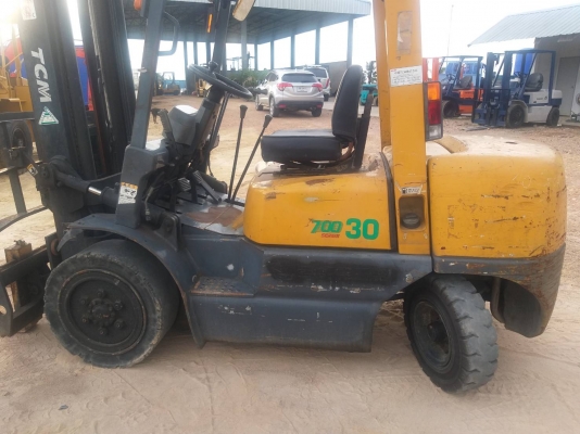 ขายรถยก TCM FG30 N5 เครื่องเบนซิน H20 เสาสูง 4 เมตร งาเท ยกได้ 3 ตัน เกียร์ธรรมดา ยางตันหน้า-หลัง รถนอกนำเข้า ติดต่อ 063-5628992