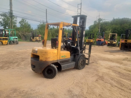 ขายรถยก TCM FG30 N5 เครื่องเบนซิน H20 เสาสูง 4 เมตร งาเท ยกได้ 3 ตัน เกียร์ธรรมดา ยางตันหน้า-หลัง รถนอกนำเข้า ติดต่อ 063-5628992