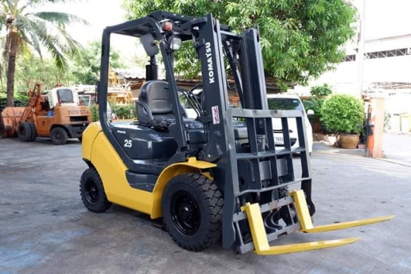 ขายฟอร์คลิฟท์เก่านอกนำเข้าจากญี่ปุ่น komat&rsquo;su fd25-17