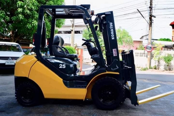 ขายฟอร์คลิฟท์เก่านอกนำเข้าจากญี่ปุ่น komat&rsquo;su fd25-17