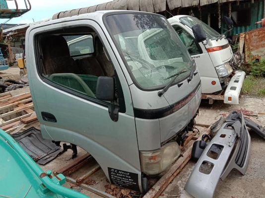 SALE**สินค้าเก่านอก หัวเก๋งรถบรรทุก4ล้อใหญ่ ,6ล้อเล็ก CABIN TOYOTA DYNA 200-300 (รุ่นยกหัวไม่ได้/ตาหวาน /มีขาหลัง)