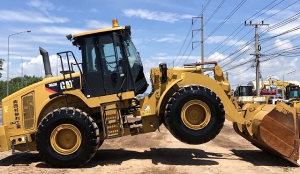 ขายรถตักล้อยาง CAT 962H ปี 2012 นำเข้าเองจากญี่ปุ่น สภาพสวยพร้อมใช้ มีVDOการทำงานครับ