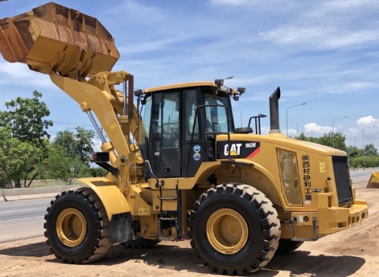 ขายรถตักล้อยาง CAT 962H ปี 2012 นำเข้าเองจากญี่ปุ่น สภาพสวยพร้อมใช้ มีVDOการทำงานครับ