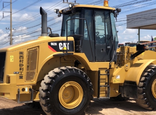 ขายรถตักล้อยาง CAT 962H ปี 2012 นำเข้าเองจากญี่ปุ่น สภาพสวยพร้อมใช้ มีVDOการทำงานครับ