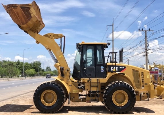 ขายรถตักล้อยาง CAT 962H ปี 2012 นำเข้าเองจากญี่ปุ่น สภาพสวยพร้อมใช้ มีVDOการทำงานครับ