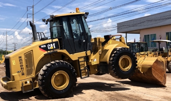 ขายรถตักล้อยาง CAT 962H ปี 2012 นำเข้าเองจากญี่ปุ่น สภาพสวยพร้อมใช้ มีVDOการทำงานครับ