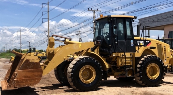 ขายรถตักล้อยาง CAT 962H ปี 2012 นำเข้าเองจากญี่ปุ่น สภาพสวยพร้อมใช้ มีVDOการทำงานครับ