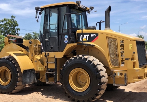 ขายรถตักล้อยาง CAT 962H ปี 2012 นำเข้าเองจากญี่ปุ่น สภาพสวยพร้อมใช้ มีVDOการทำงานครับ