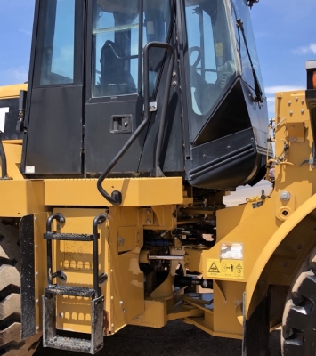 ขายรถตักล้อยาง CAT 962H ปี 2012 นำเข้าเองจากญี่ปุ่น สภาพสวยพร้อมใช้ มีVDOการทำงานครับ