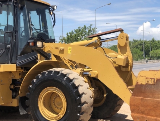 ขายรถตักล้อยาง CAT 962H ปี 2012 นำเข้าเองจากญี่ปุ่น สภาพสวยพร้อมใช้ มีVDOการทำงานครับ