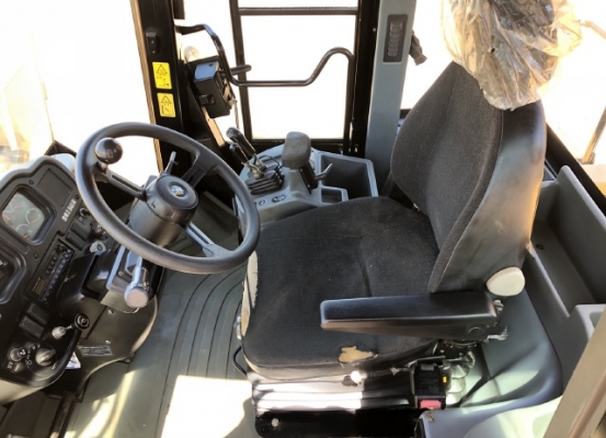 ขายรถตักล้อยาง CAT 950G นำเข้าเองจากญี่ปุ่น สภาพสวยพร้อมใช้ มีVDOการทำงานครับ ขายรถตักล้อยาง CAT 950G นำเข้าเองจากญี่ปุ่น สภาพสวยพร้อมใช้ มีVDOการทำงานครับ