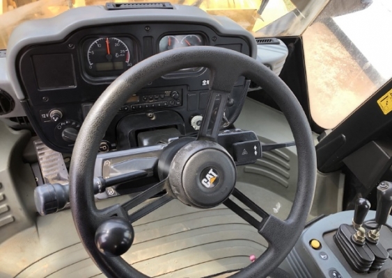 ขายรถตักล้อยาง CAT 950G นำเข้าเองจากญี่ปุ่น สภาพสวยพร้อมใช้ มีVDOการทำงานครับ ขายรถตักล้อยาง CAT 950G นำเข้าเองจากญี่ปุ่น สภาพสวยพร้อมใช้ มีVDOการทำงานครับ