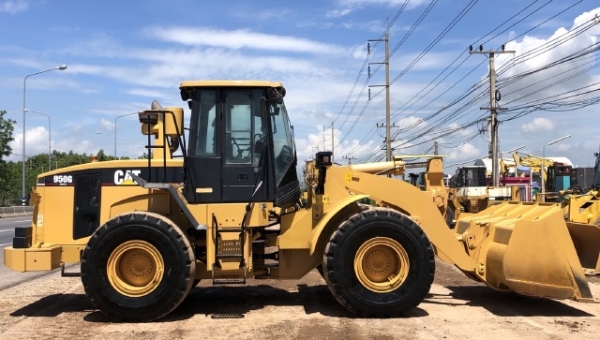 ขายรถตักล้อยาง CAT 950G นำเข้าเองจากญี่ปุ่น สภาพสวยพร้อมใช้ มีVDOการทำงานครับ ขายรถตักล้อยาง CAT 950G นำเข้าเองจากญี่ปุ่น สภาพสวยพร้อมใช้ มีVDOการทำงานครับ