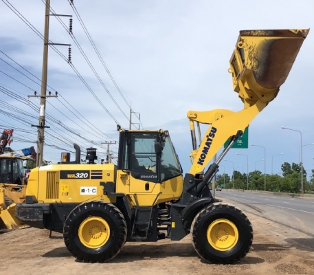 ขายรถตักล้อยาง KOMATSU WA320-7 ปี 2016 นำเข้าเองจากญี่ปุ่น สภาพสวยพร้อมใช้ มีVDOการทำงานครับ ขายรถตักล้อยาง KOMATSU WA320-7 ปี 2016 นำเข้าเองจากญี่ปุ่น สภาพสวยพร้อมใช้ มีVDOการทำงานครับ