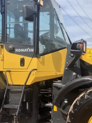 ขายรถตักล้อยาง KOMATSU WA320-7 ปี 2016 นำเข้าเองจากญี่ปุ่น สภาพสวยพร้อมใช้ มีVDOการทำงานครับ ขายรถตักล้อยาง KOMATSU WA320-7 ปี 2016 นำเข้าเองจากญี่ปุ่น สภาพสวยพร้อมใช้ มีVDOการทำงานครับ