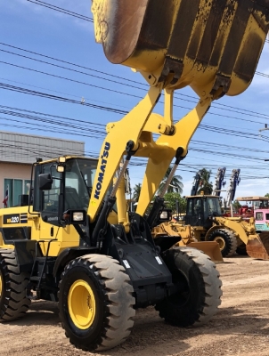 ขายรถตักล้อยาง KOMATSU WA320-7 ปี 2016 นำเข้าเองจากญี่ปุ่น สภาพสวยพร้อมใช้ มีVDOการทำงานครับ ขายรถตักล้อยาง KOMATSU WA320-7 ปี 2016 นำเข้าเองจากญี่ปุ่น สภาพสวยพร้อมใช้ มีVDOการทำงานครับ